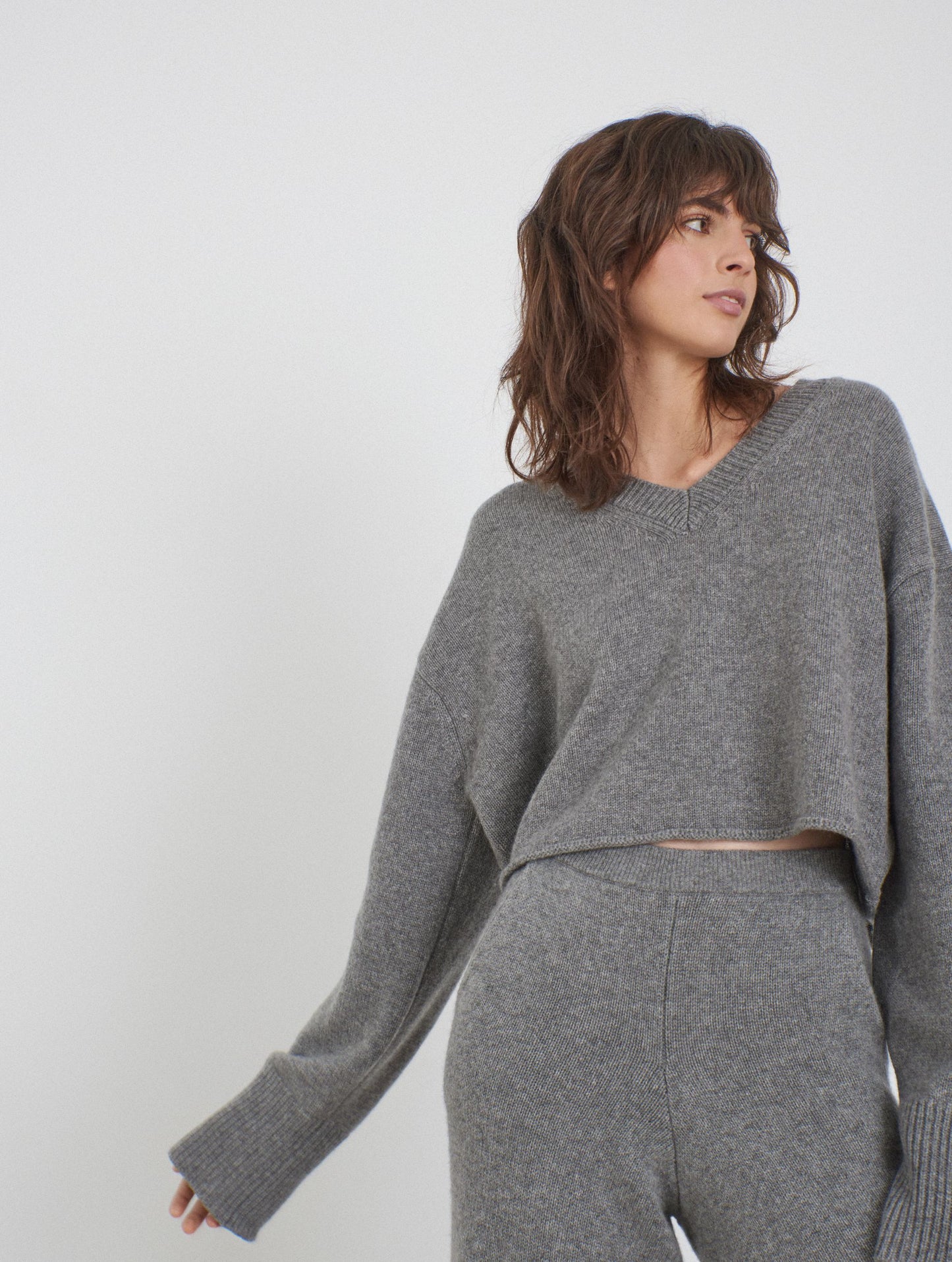Lis, Grey, Cashmere Cropped V-Neck