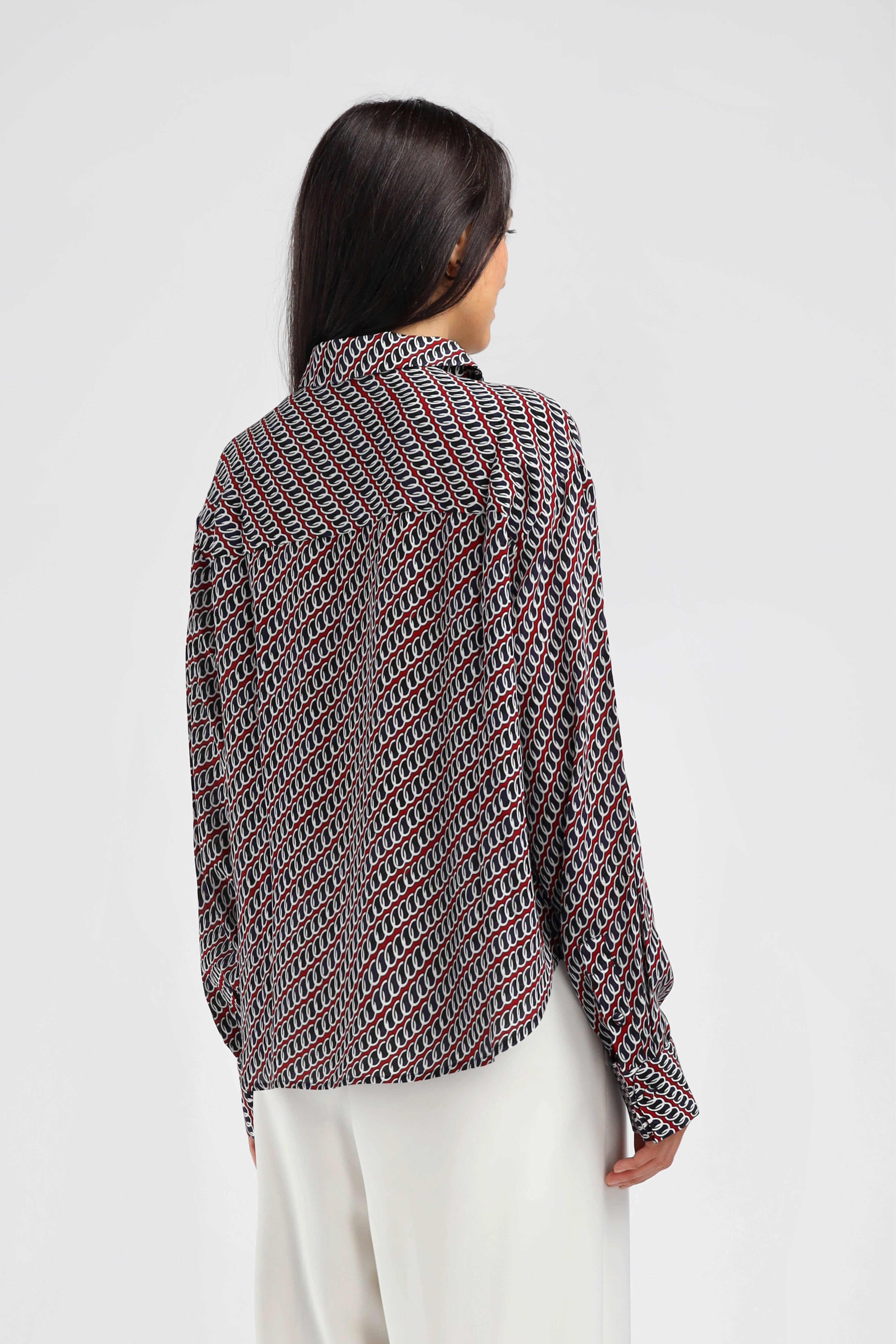 Ladneri Brix, Chain, Hemd