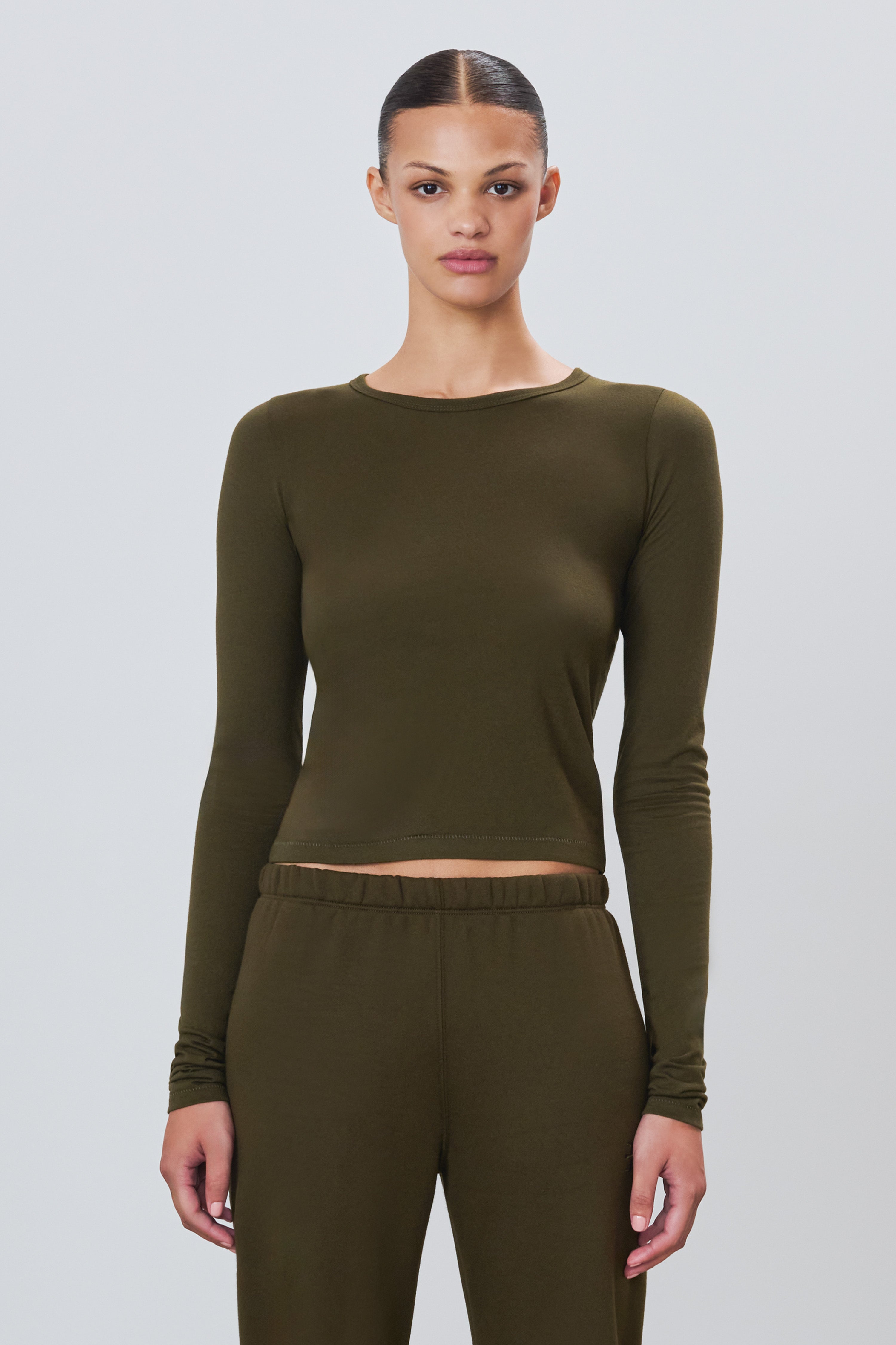 Éterne Fitted Crewneck, Moss Mos, Long Sleeve