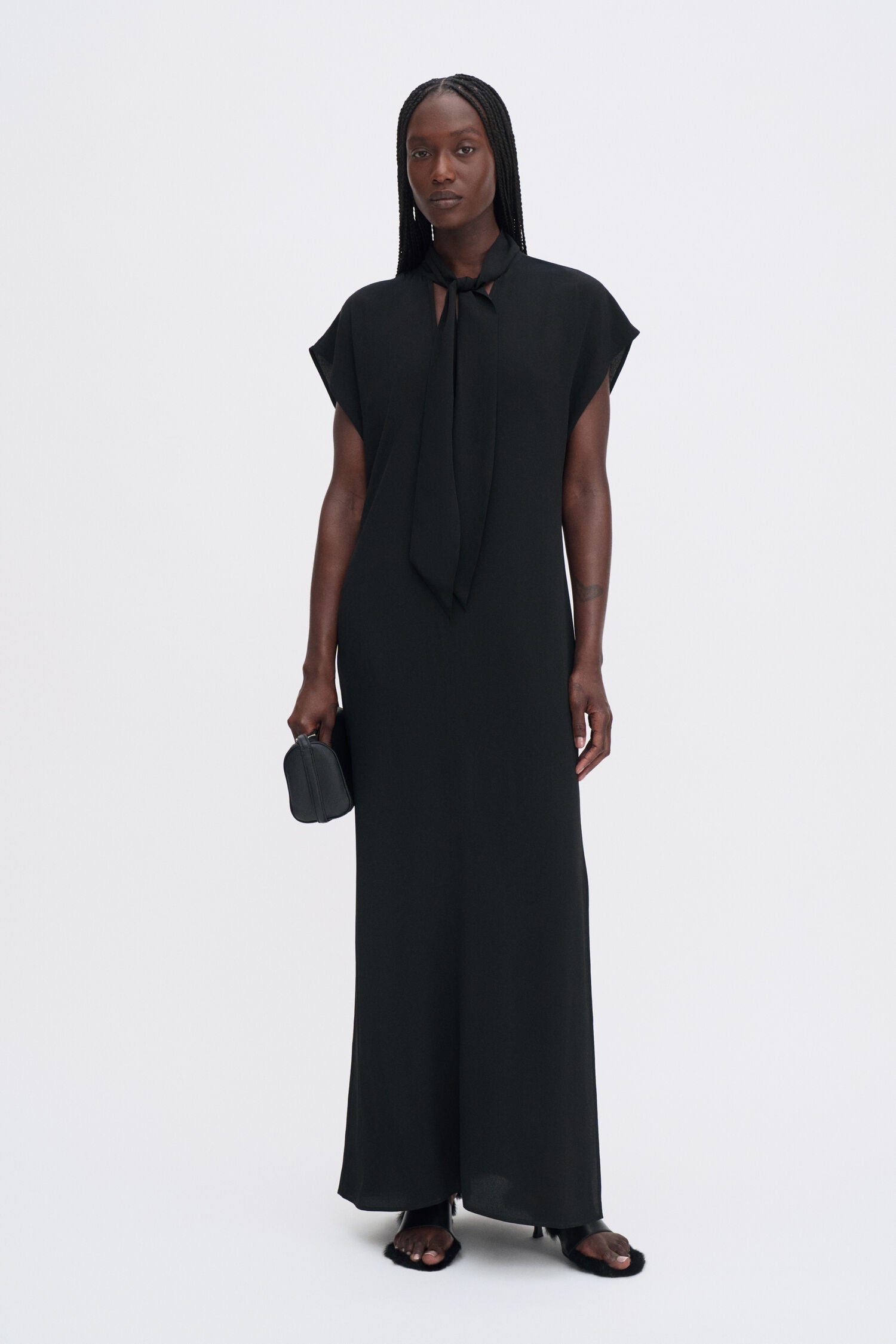 Filippa K, Schwarz, Long Tie-neck Dress