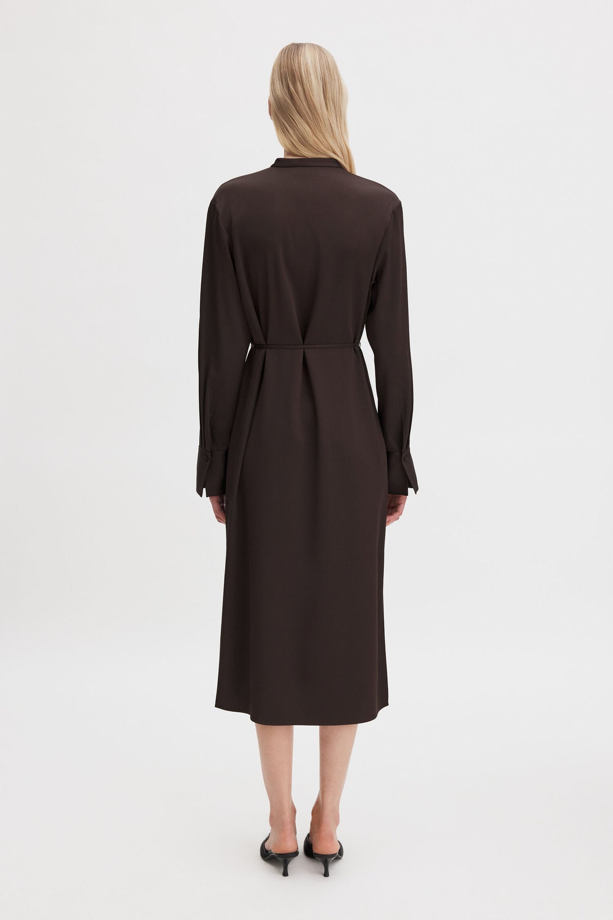 Filippa K Half Placket Kleid in Dark Chocolate – Ansicht 2