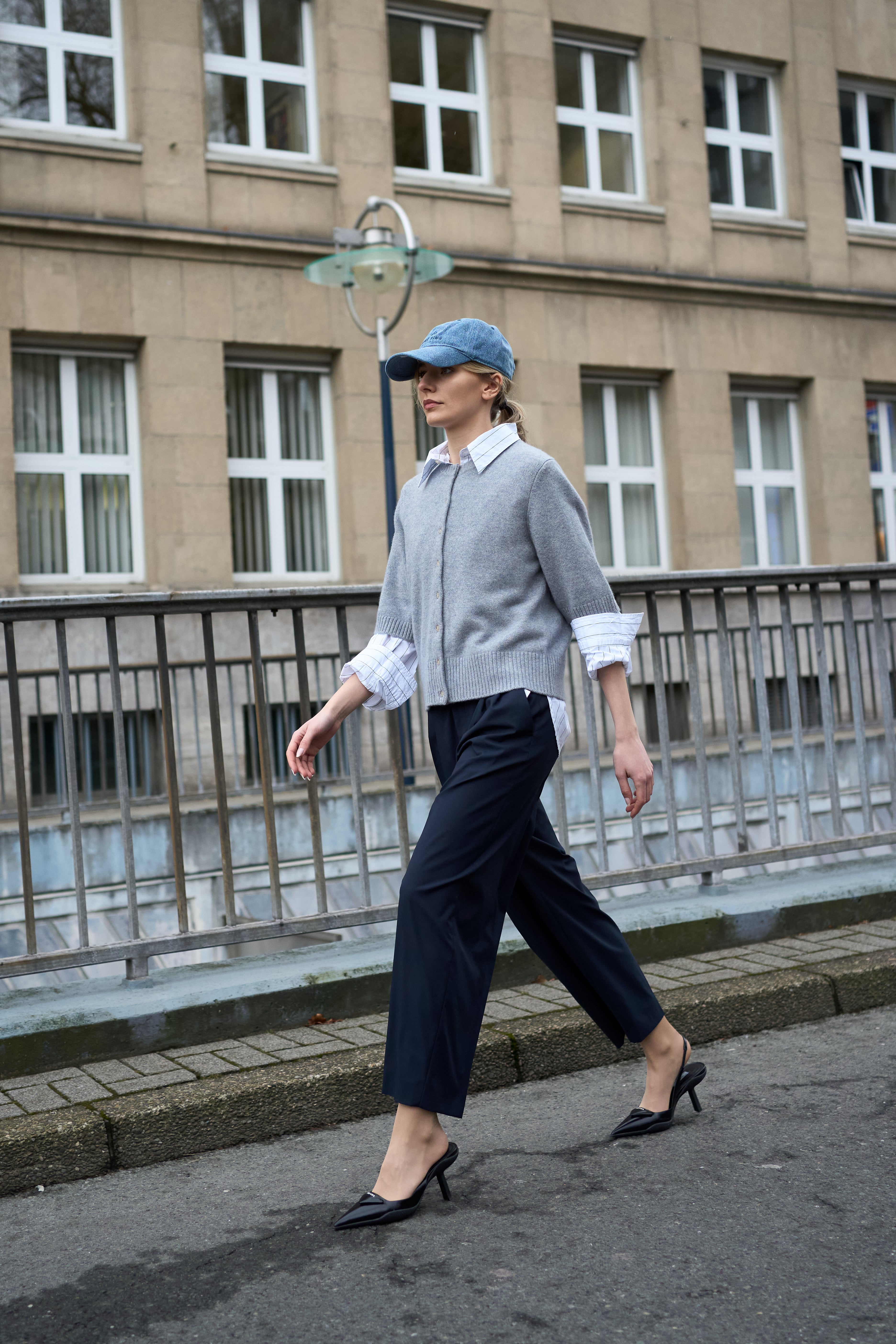 ROSSI Noa Crop Feather Weight Popeline, Marine, Hose