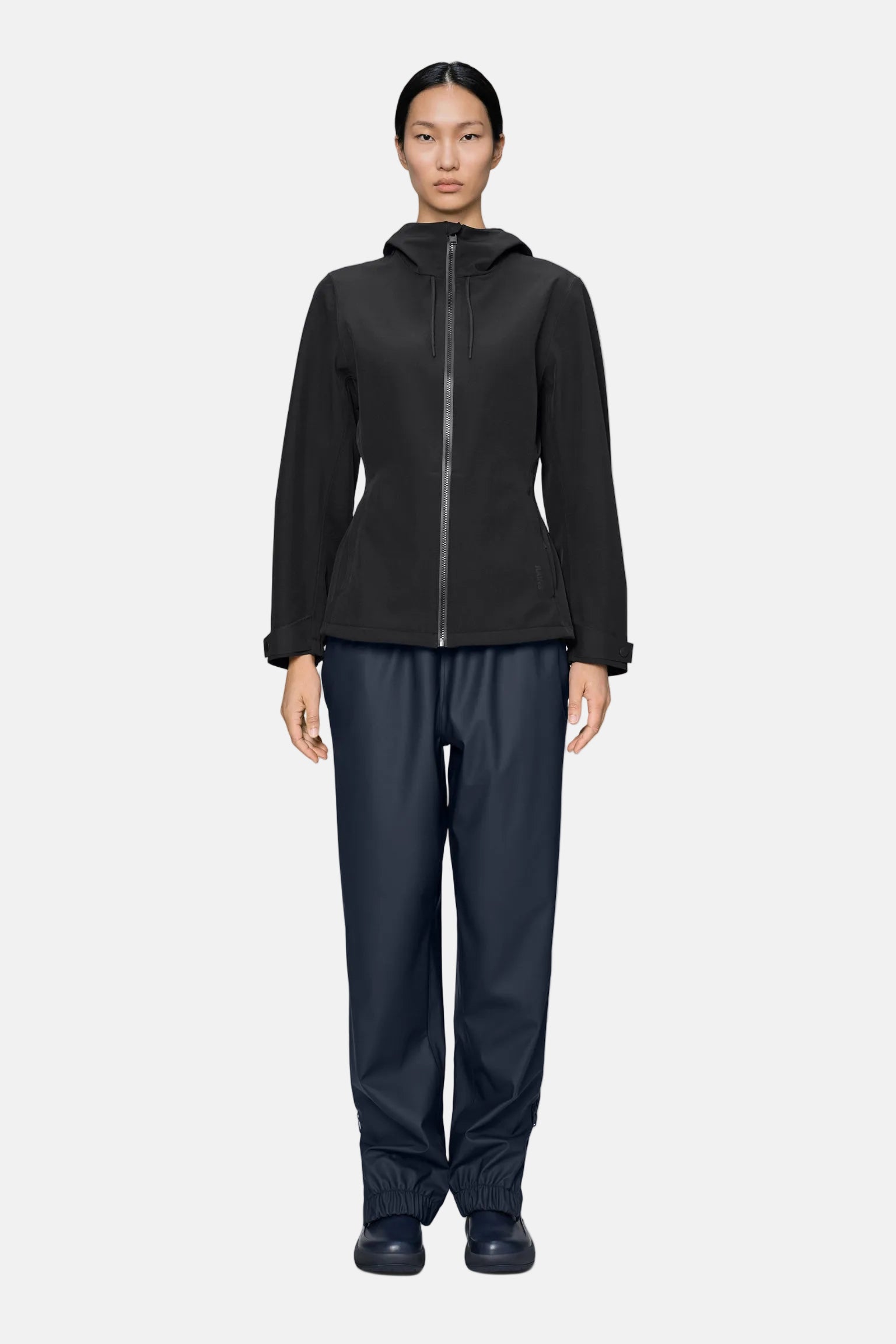 Rains Suva Softshell W Black Jacke W3T1 Jacke in Schwarz – Ansicht 2