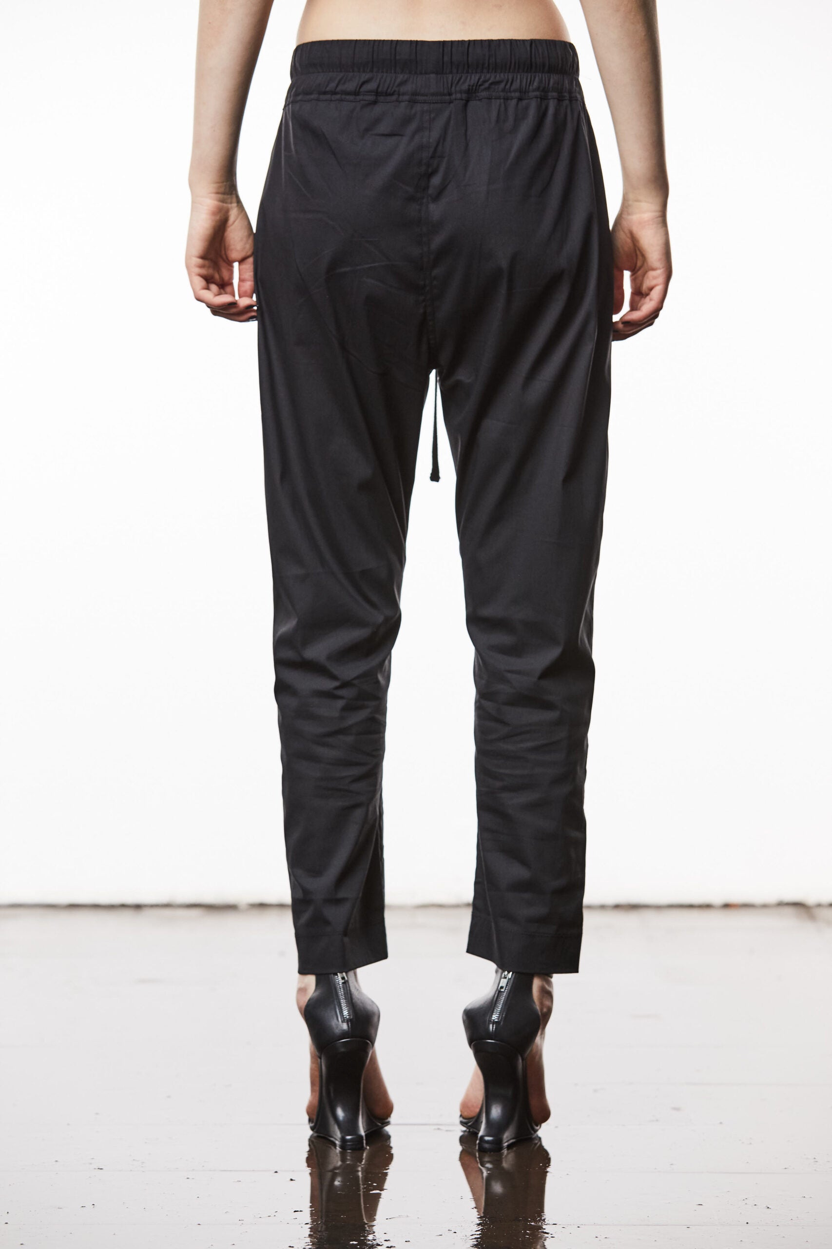 Thom/Krom W ST 405, Black, Hose