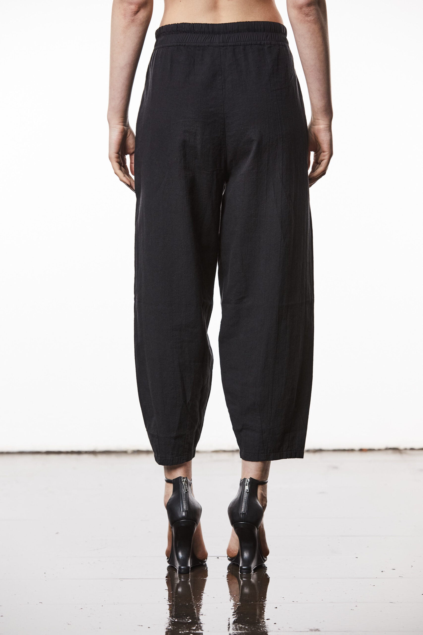 Thom/Krom W ST 414, Black, Hose