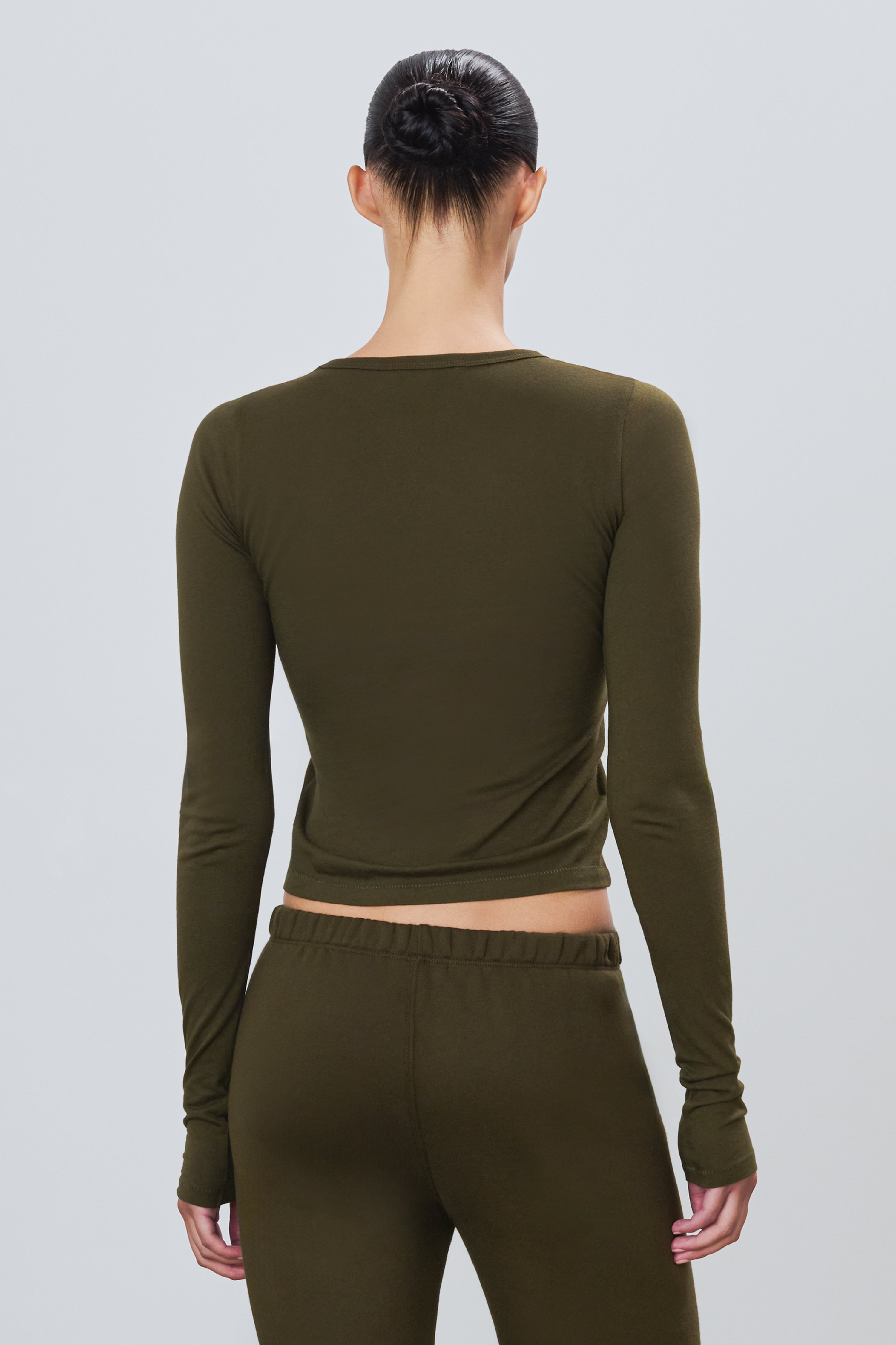 Éterne Fitted Crewneck, Moss Mos, Long Sleeve