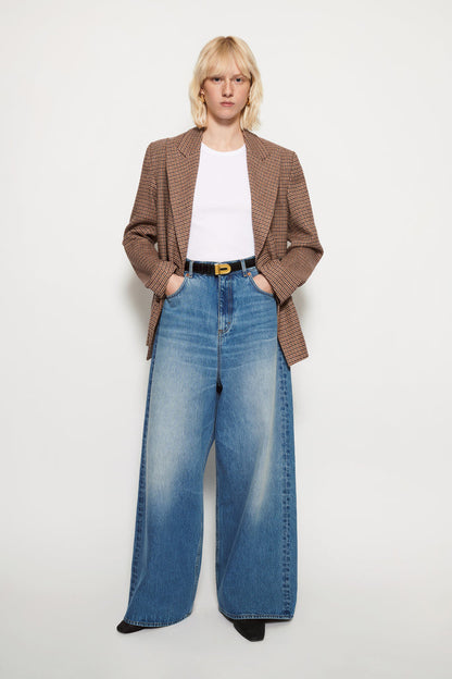 Elvis, Blue, Baggy Jeans