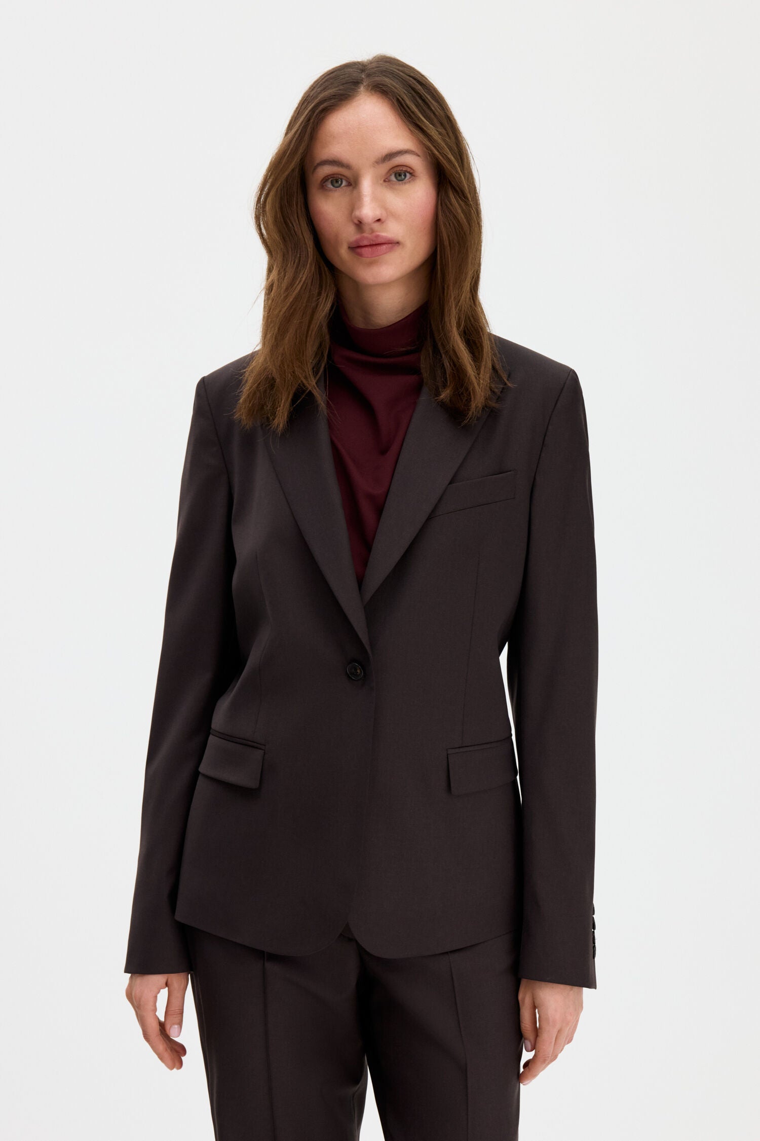 Filippa K Sasha Cool Wool Blazer in Dark Chocolate – Ansicht 2