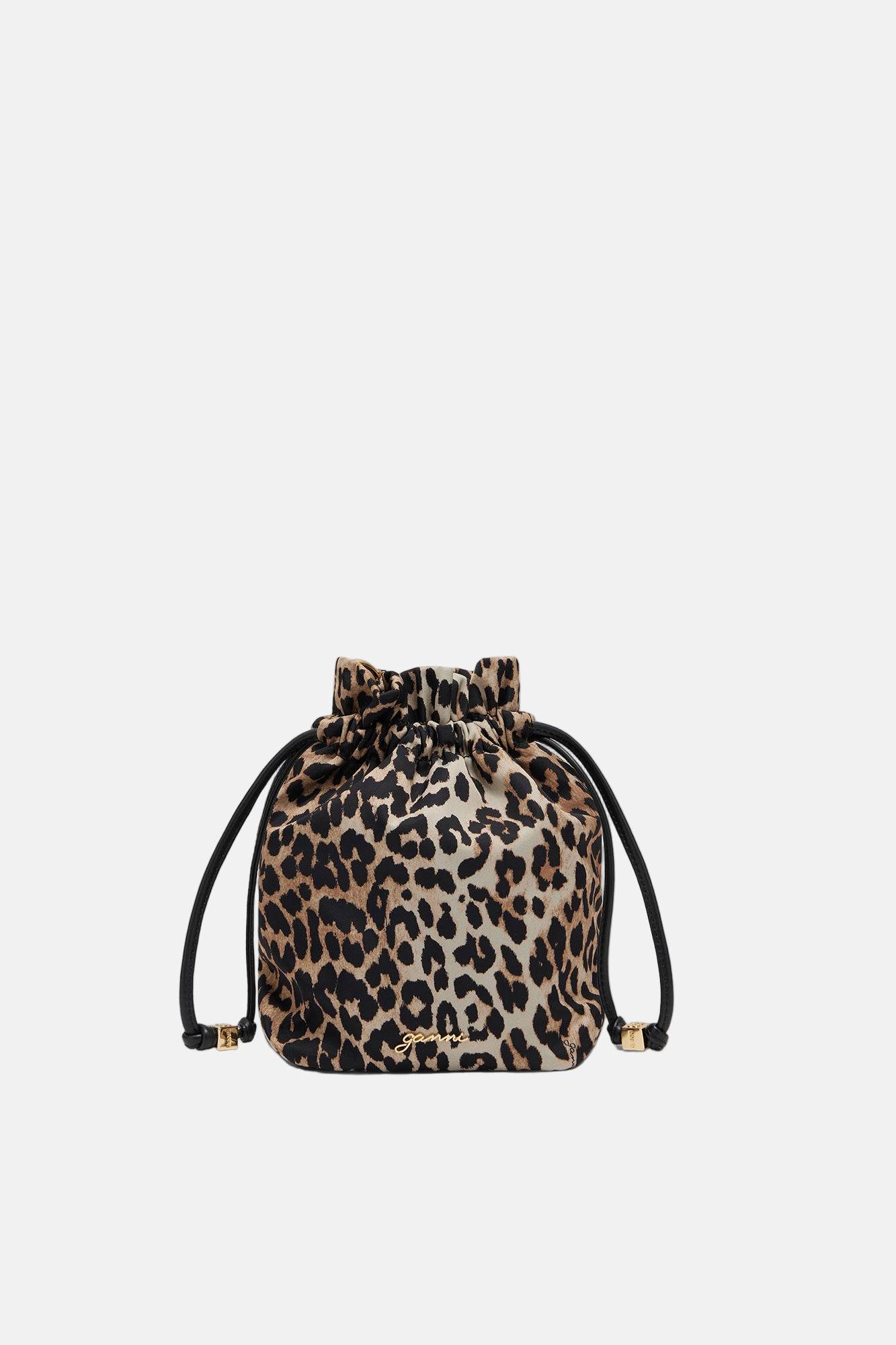 GANNI Bou Nylon Beuteltasche in Almond Milk, Leopard-Print, recyceltes Nylon, Kordelzugverschluss.