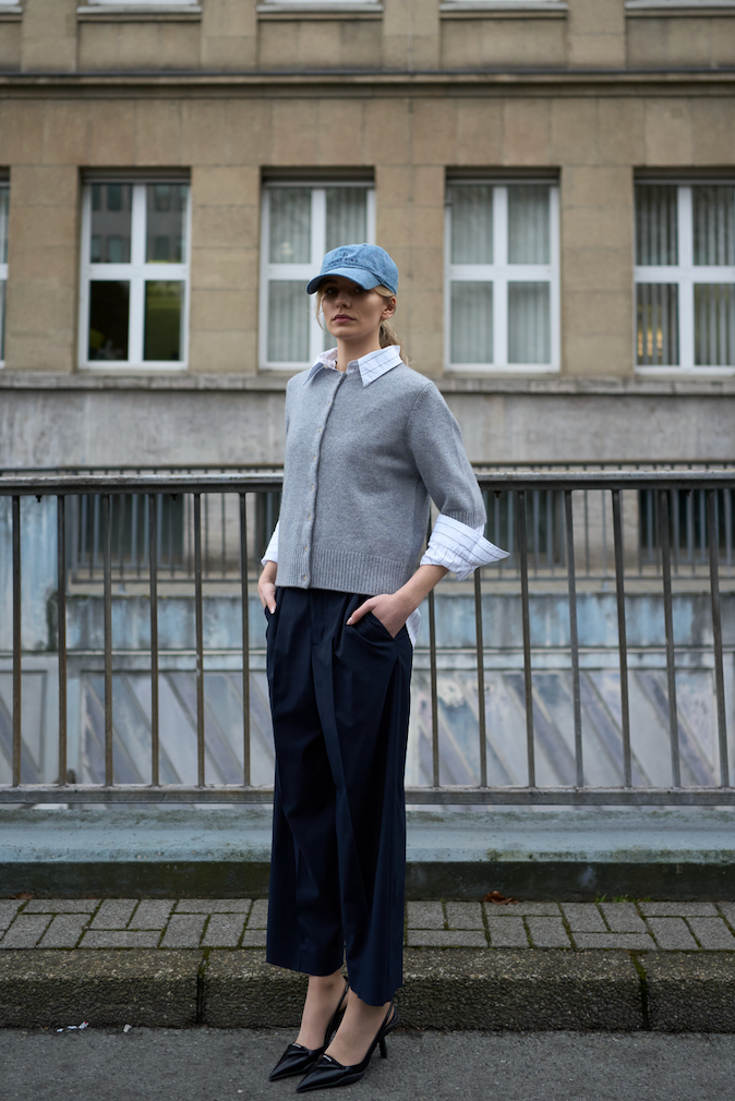 ROSSI Noa Crop Feather Weight Popeline, Marine, Hose