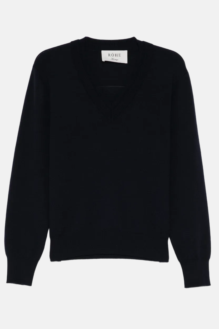 Róhe Classic V-Neck Pullover in Black