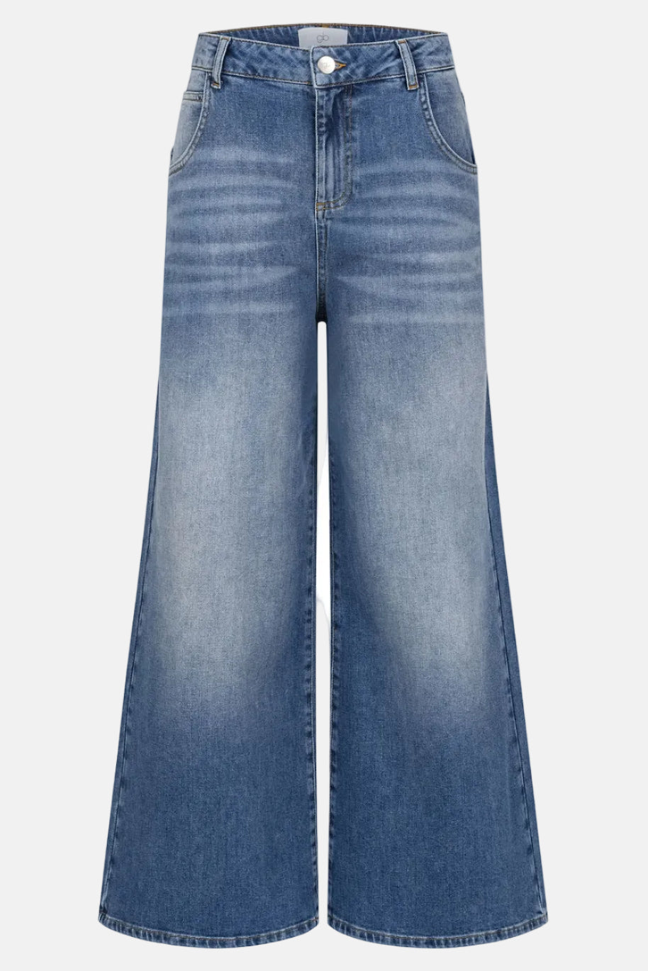 Gitta Banko Aria, Gold Rush, Jeans